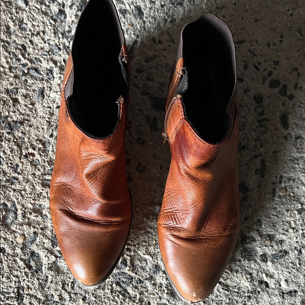 Steve Madden Tan Leather Ankle Boots